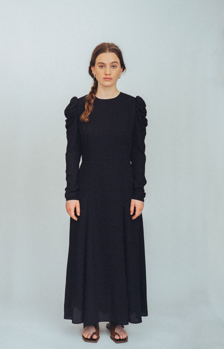 PERI DRESS / BLACK